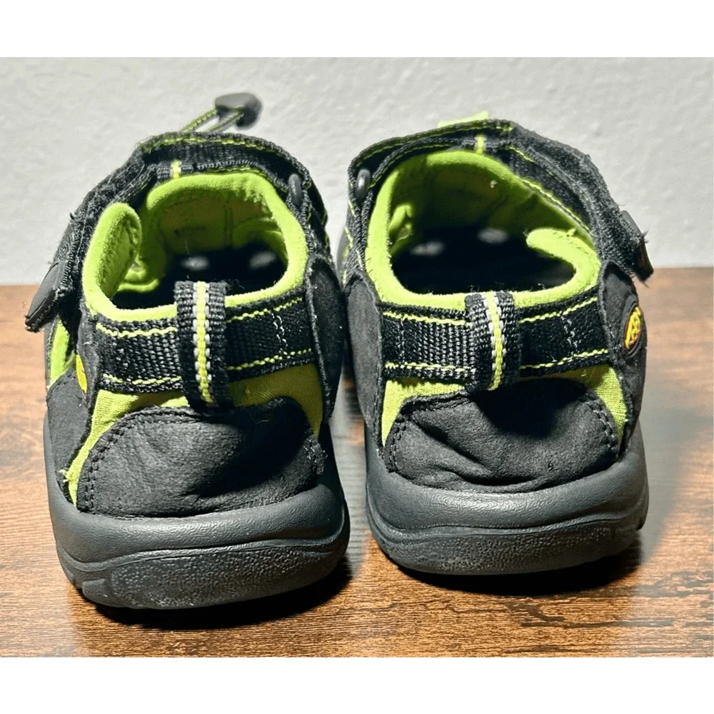 Keen Newport H2 Boys Youth Sandals Black & Neon Green Sz 3
